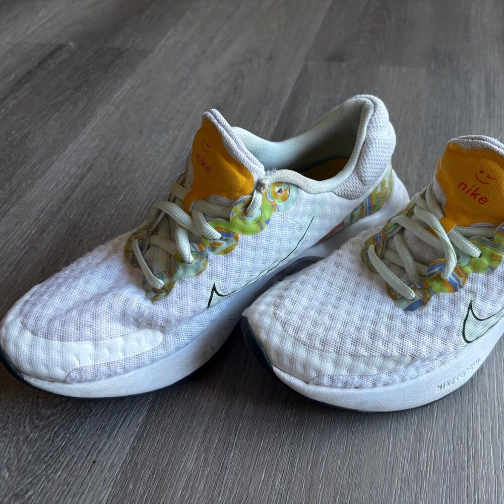 nike womans reniewd ride size 7.5